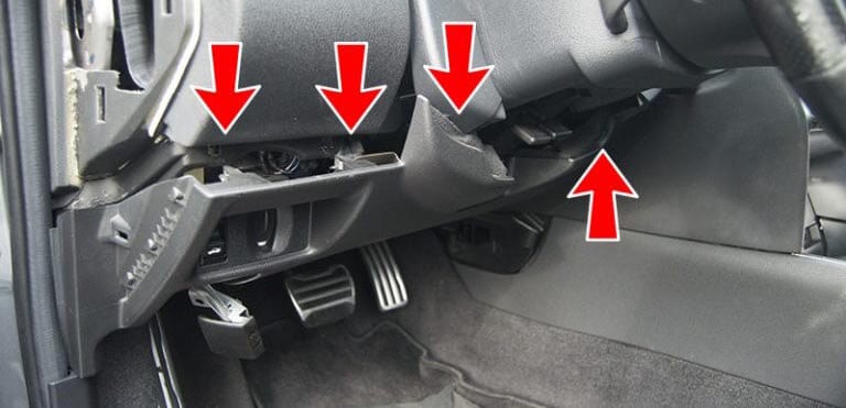 cachette endroit cacher traceur gps voiture auto