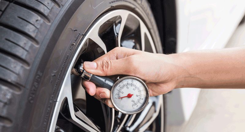 meilleur manomètre jauge pression pneu électronique numérique pas cher comparatif guide d'achat pas cher