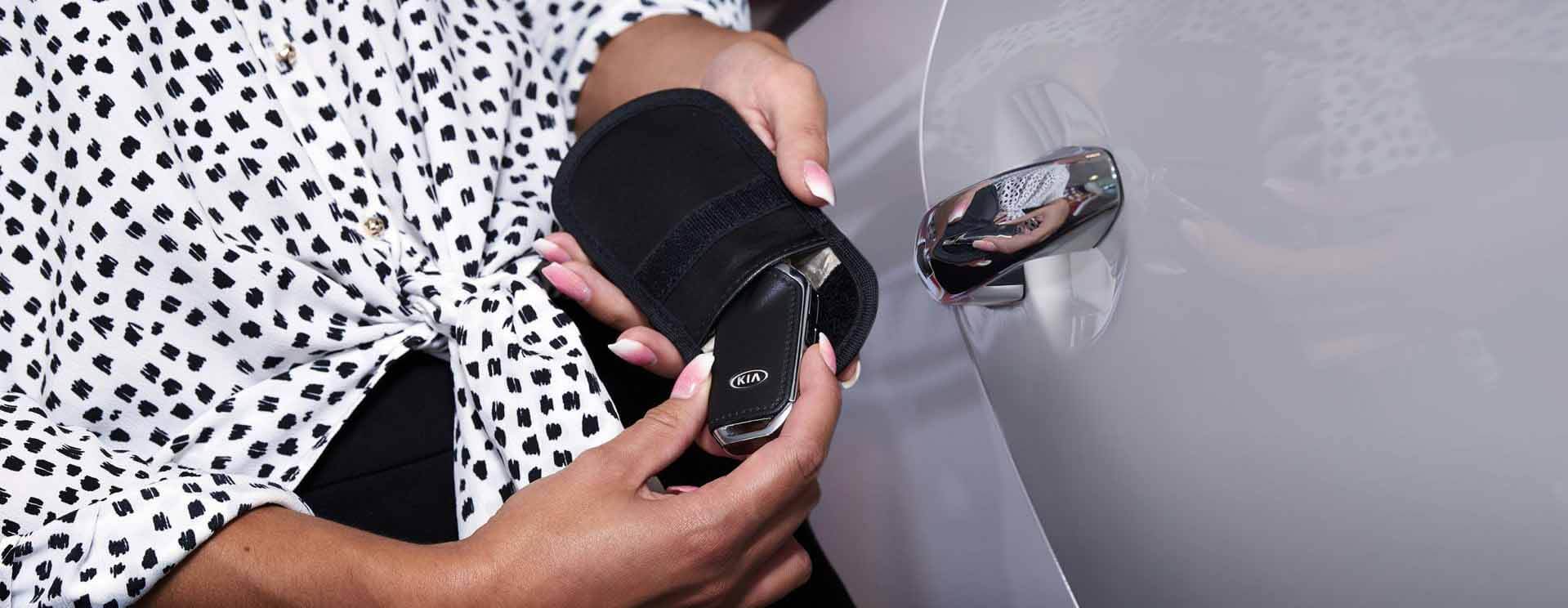 Clés de voiture Keyless Go Protection RFID Voiture Clé Sac Bloquants Housse Noir 