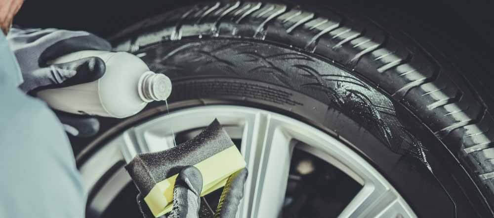 comment nettoyer faire briller pneus voiture