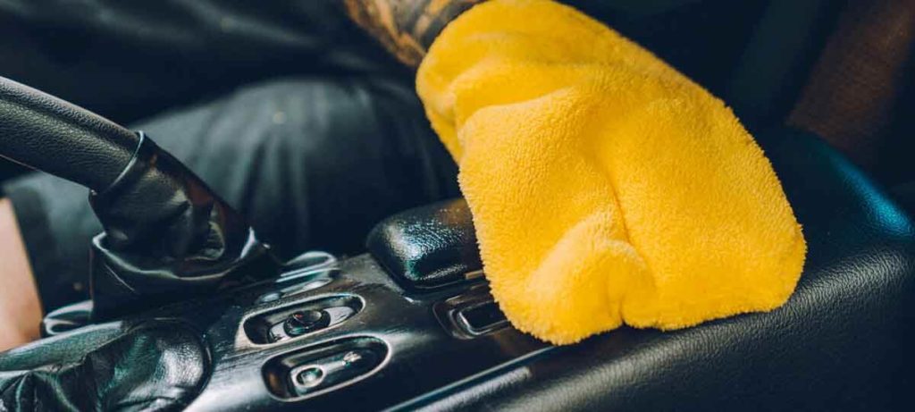 meilleur produit d'entretien voiture nettoyage habitacle