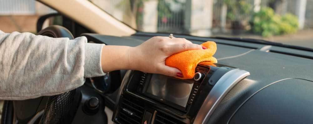 meilleur produit d'entretien voiture nettoyage habitacle