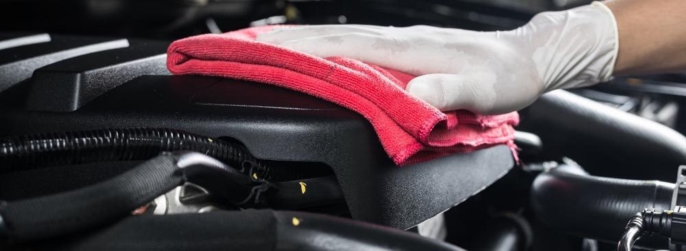 comment nettoyer laver compartiment moteur voiture