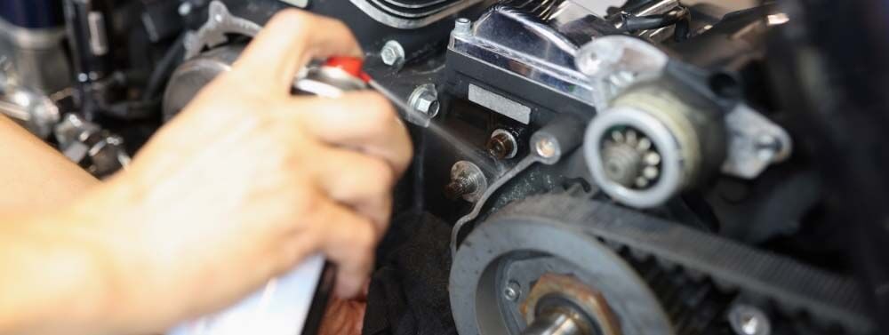 comment nettoyer laver compartiment moteur voiture