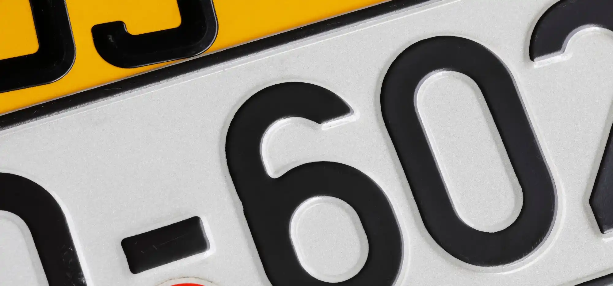 meilleure plaque immatriculation voiture